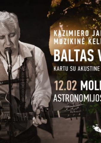 Kazimieras Jakutis su akustine grupe Molėtuose